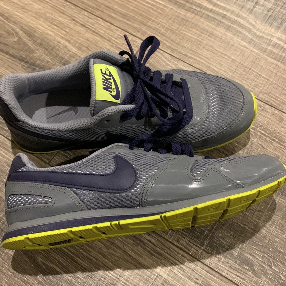 Nike woman sneaker size 7 - Picture 7 of 7